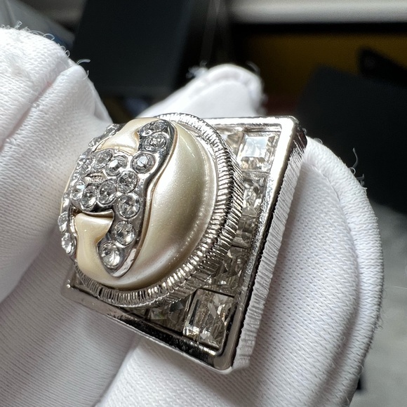 CHANEL Stud Earrings-Authentic Silver/Crystal & Pearly White(.75”x.75”x.5”) NIB - Picture 13 of 17